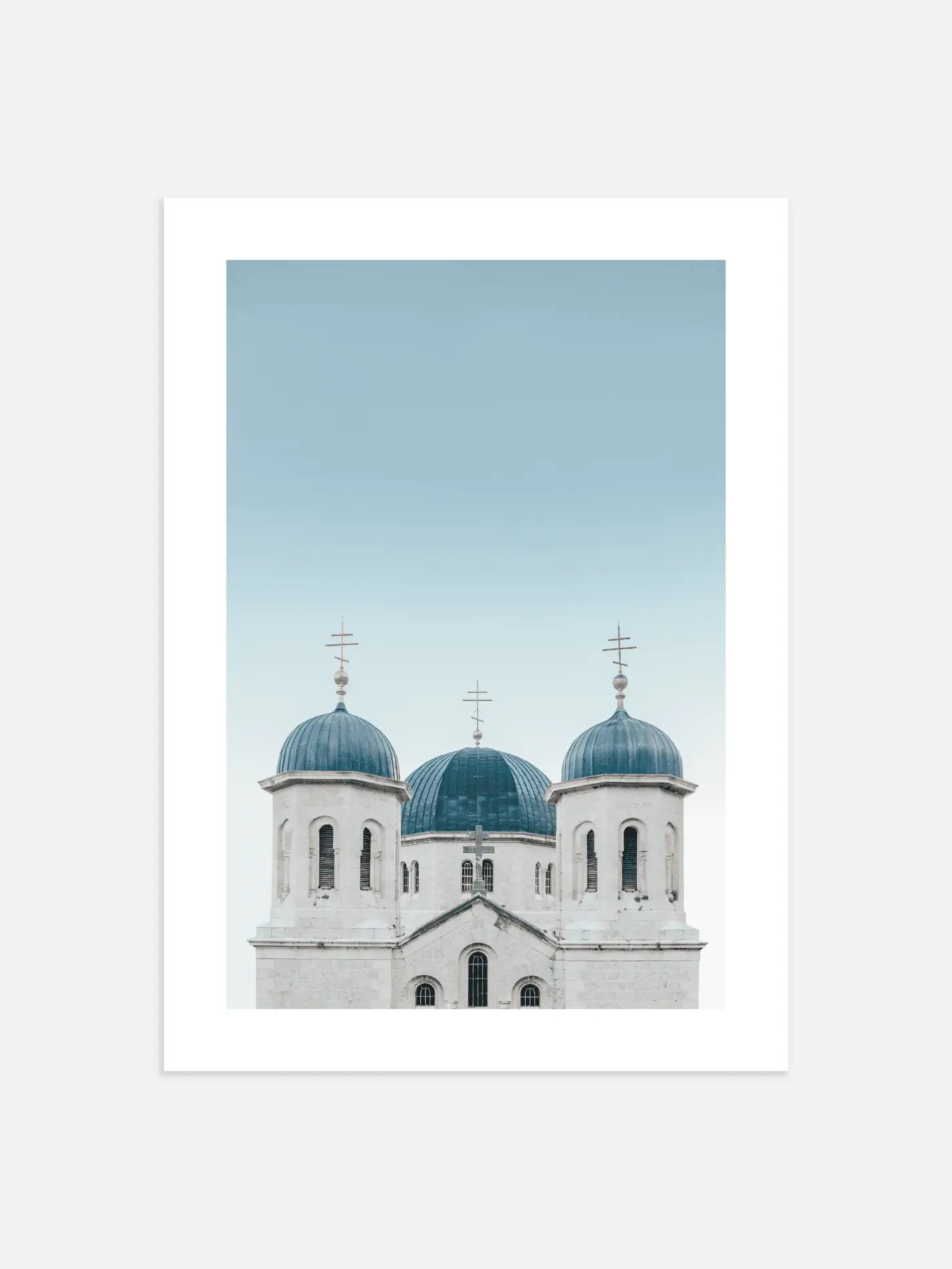 Minimalistički art print kupola crkve okruženih nebom