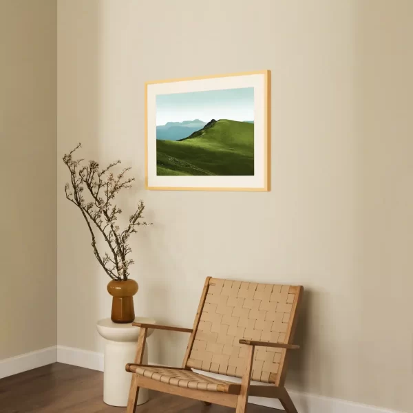 Bjelasica prekrivena travom i sjenkama - slika na zidu medium