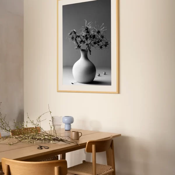 Bijela vaza sa cvijećem - slika na zidu large