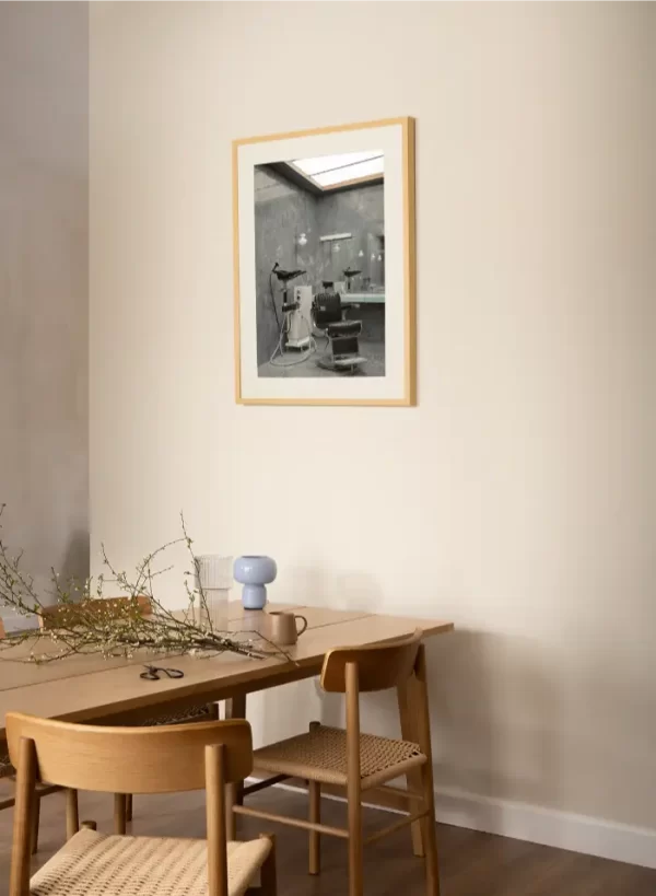 Titova brijačnica - slika na zidu medium