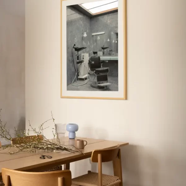 Titova brijačnica - slika na zidu large