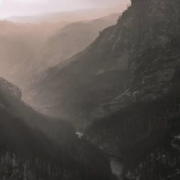 Kanjon Tare zimi u praskozorje