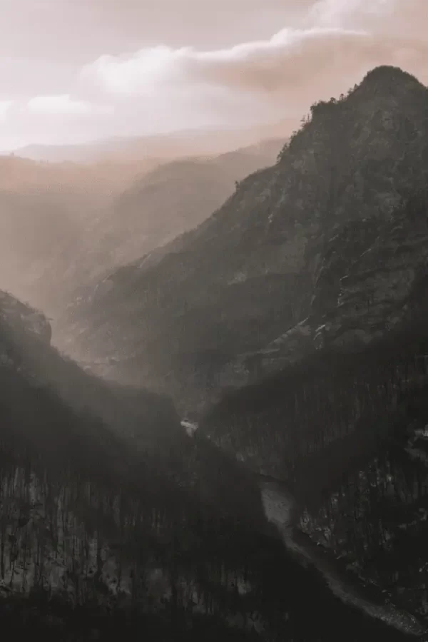 Kanjon Tare zimi u praskozorje