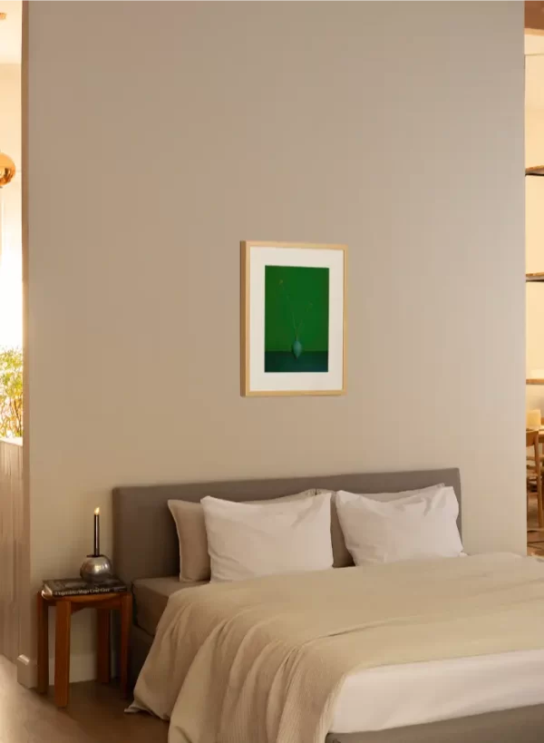 Dva cvijeta trave u maloj zelenoj vazi - slika na zidu small