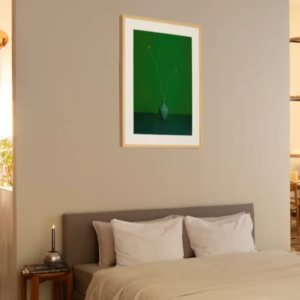 Dva cvijeta trave u maloj zelenoj vazi - slika na zidu medium