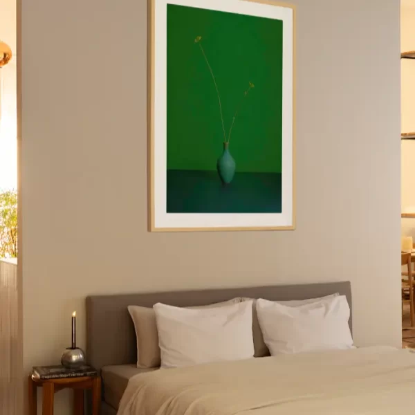 Dva cvijeta trave u maloj zelenoj vazi - slika na zidu large