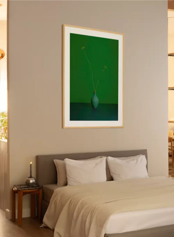 Dva cvijeta trave u maloj zelenoj vazi - slika na zidu large