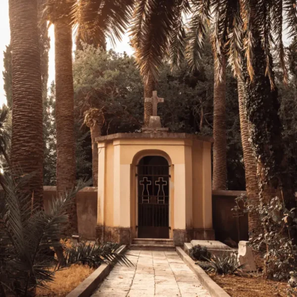 Kapela pokraj crkve u Herceg Novom.