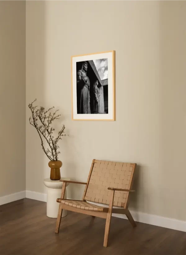 Karijatide sa mauzoleja Njegošu, na Lovćenu - slika na zidu medium