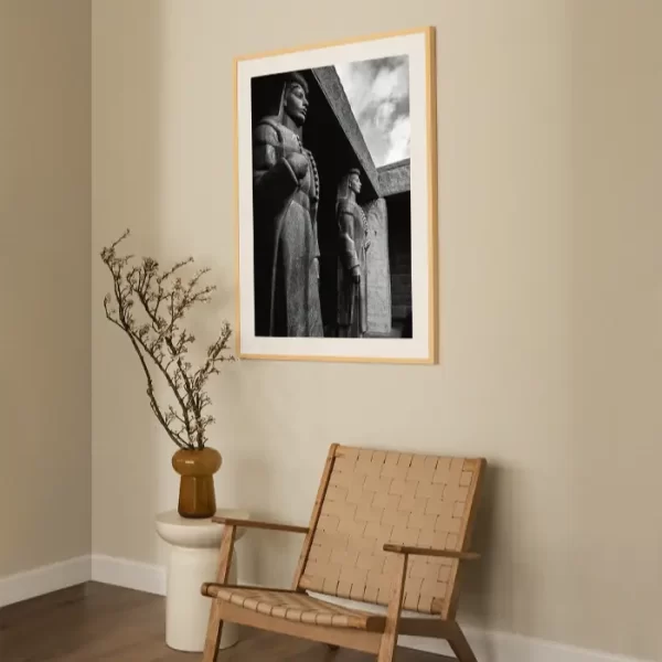 Karijatide sa mauzoleja Njegošu, na Lovćenu - slika na zidu large