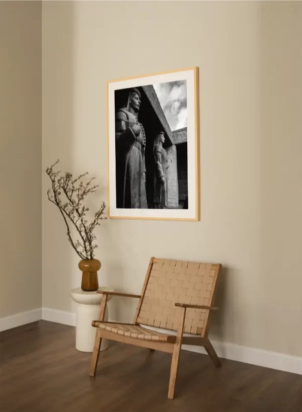 Karijatide sa mauzoleja Njegošu, na Lovćenu - slika na zidu large