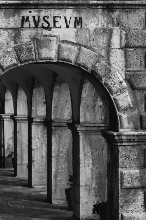 Svodovi muzeja u Perastu.