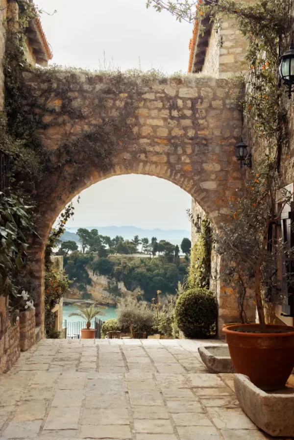 Stari grad Ulcinj i pogled na zaliv