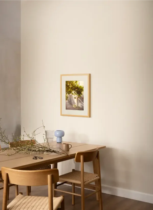 Prolaz kroz ulicu obraslu limunom - slika na zidu trpezarije small