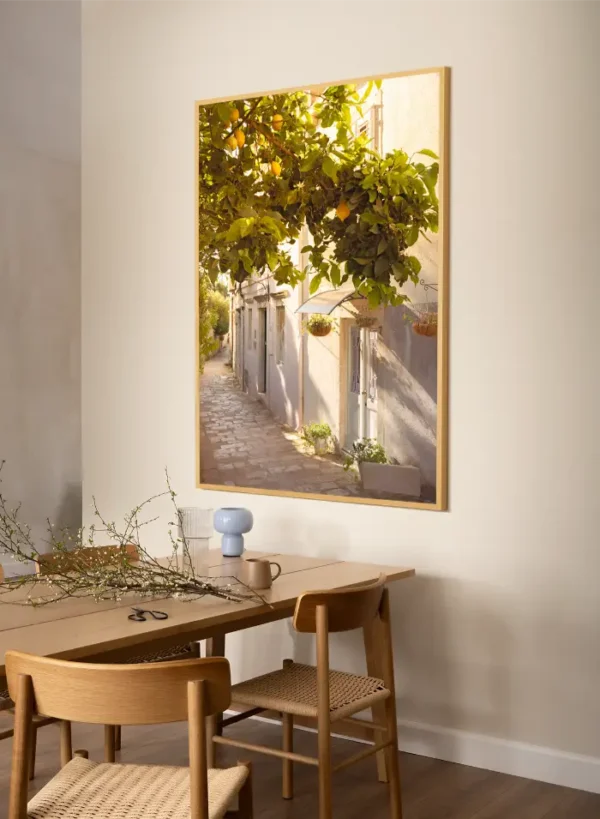 Prolaz kroz ulicu obraslu limunom - slika na zidu trpezarije x large