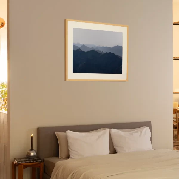 Pogled sa komova slika na zidu medium