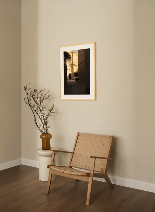 Mačka koja gleda u smjeru katedrale - slika za zid medium