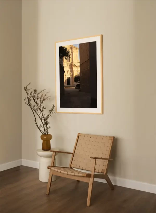 Mačka koja gleda u smjeru katedrale - slika za zid large