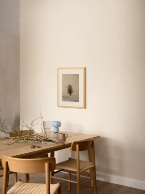 Drvo i soko na grani, u snijegu - slika na zidu small