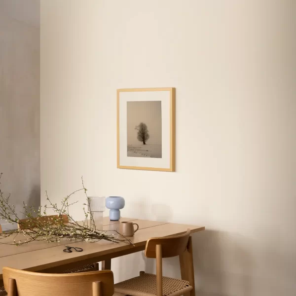 Drvo i soko na grani, u snijegu - slika na zidu small