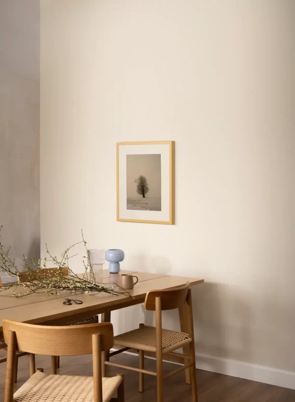 Drvo i soko na grani, u snijegu - slika na zidu small