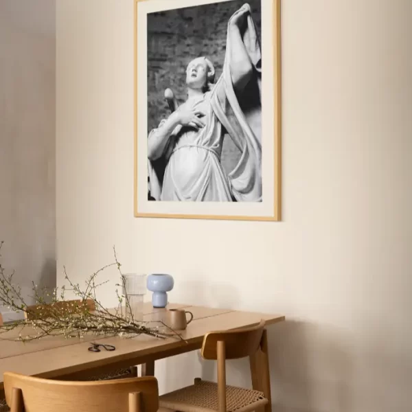 Statua koja izgleda iznenadjeno - slika na zidu trpezarije large