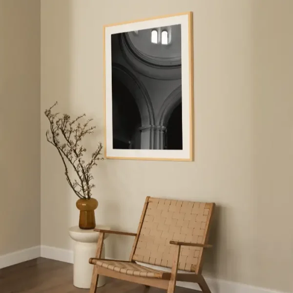 Stub iz crkve sa prozorima kroz koje probija svjetlost - slika na zidu large