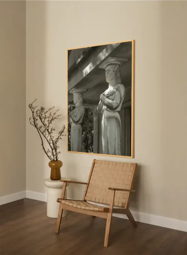 Karijatide koje drže ruke na grudima - slika za zid X large