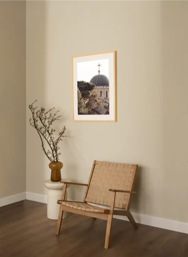 Kropovani prikaz zvonika crkve u Herceg Novom i krošnje pinjola - slika za zid medium