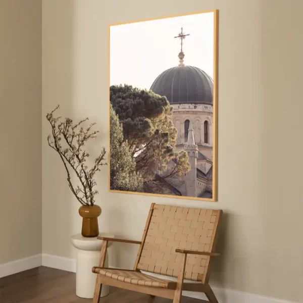 Kropovani prikaz zvonika crkve u Herceg Novom i krošnje pinjola - slika za zid x large