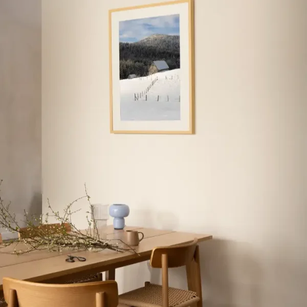 stara kamena kuća na durmitoru zavijana u snijeg - slika za zid medium