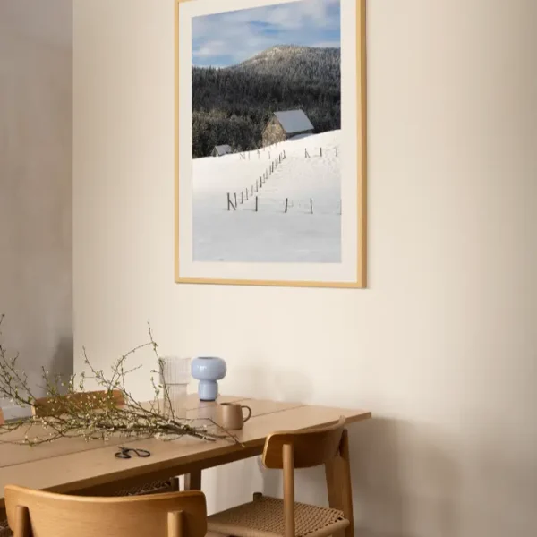 stara kamena kuća na durmitoru zavijana u snijeg - slika za zid large