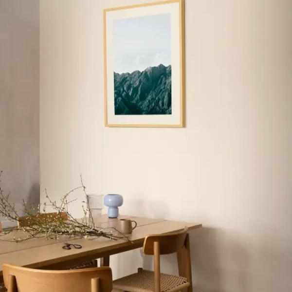 Fotografija planina koje se nalaze u pozadini boke kotorske - slika na zidu medium