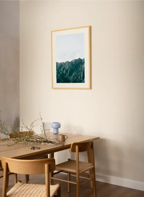 Fotografija planina koje se nalaze u pozadini boke kotorske - slika na zidu medium