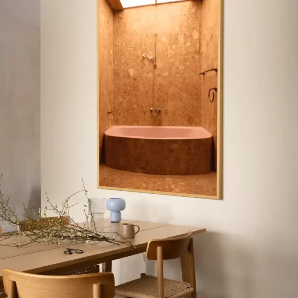 Fotogafija roze kade i žutog kamena Jovanke Broz x large