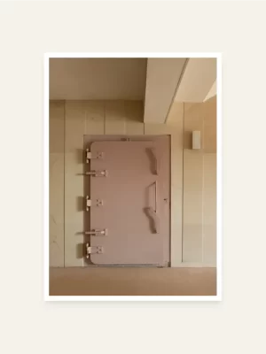 Roze vrata atomskog skloništa - slika za zid