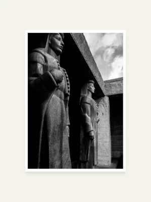 Karijatide sa mauzoleja na Lovćenu