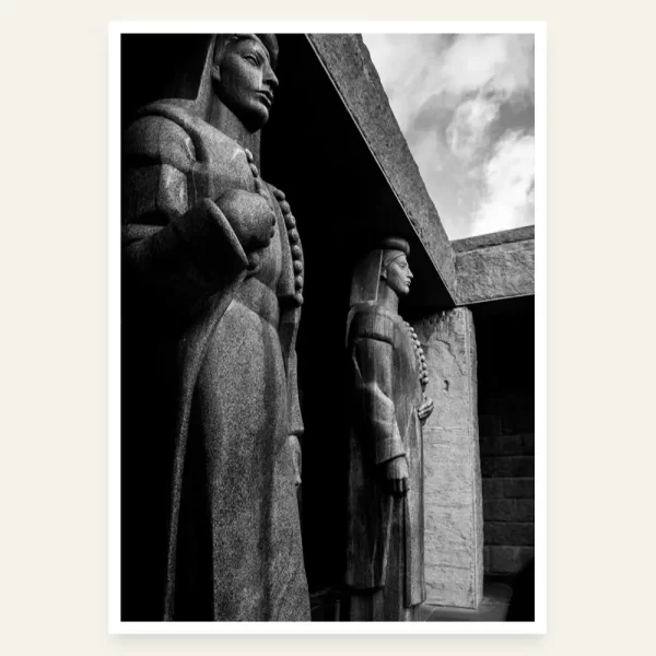 Karijatide sa mauzoleja na Lovćenu