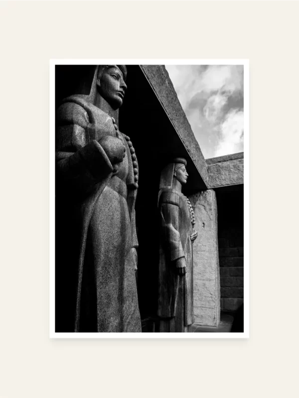 Karijatide sa mauzoleja na Lovćenu