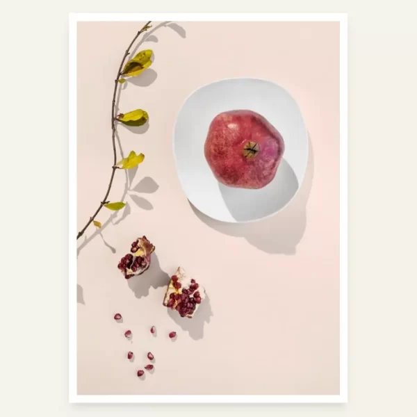 Šipak ili nar na tanjiru - slika za zid