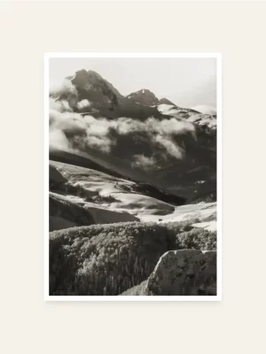 Fotografija nastala na Bjelasici a na kojoj se vide Komovi - slika za zid