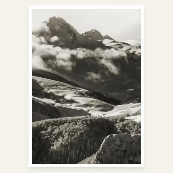 Fotografija nastala na Bjelasici a na kojoj se vide Komovi - slika za zid